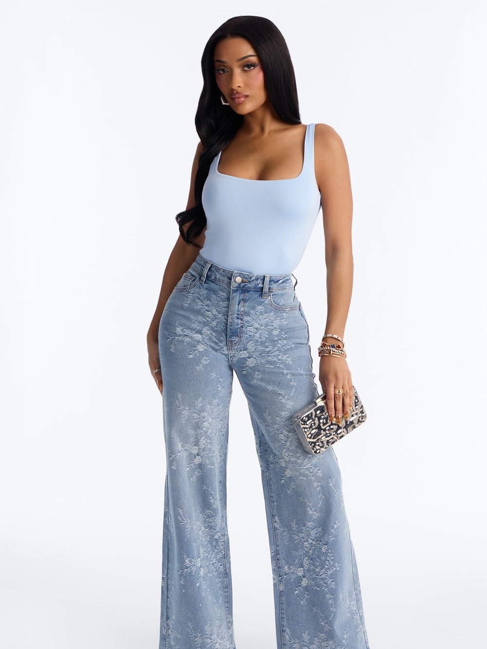Rhinestone Embellish Jeans with Floral pattern.  NWT  Size 3   Runs small. S2